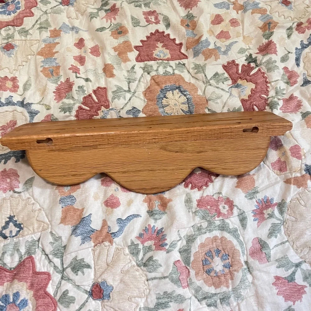 Vtg Wooden Wall Display Shelf Cottage Farmhouse Trinket 16